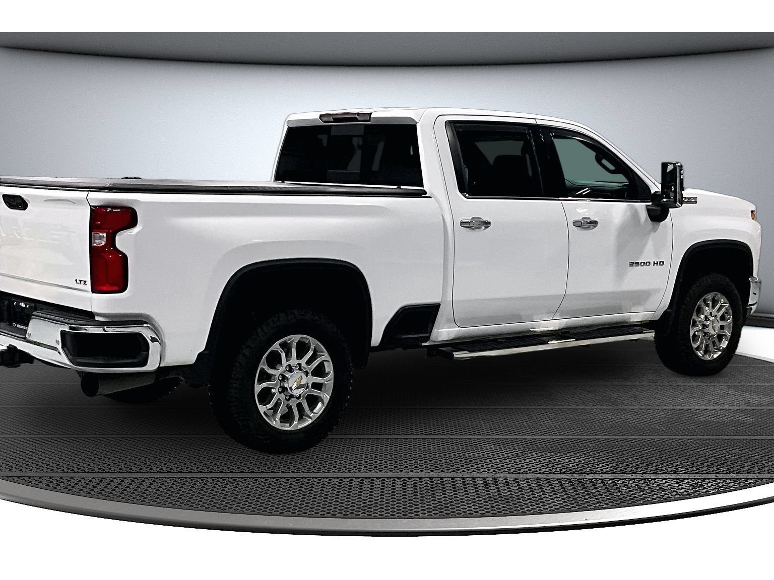 Used 2021 Chevrolet Silverado 2500 LTZ w/ LTZ Plus Package AWD/4WD image 18