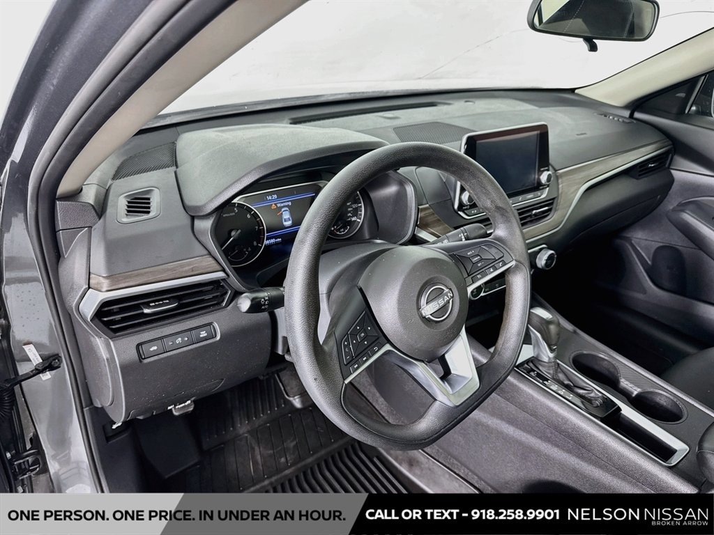 Certified 2025 Nissan Altima 2.5 SV FWD image 9