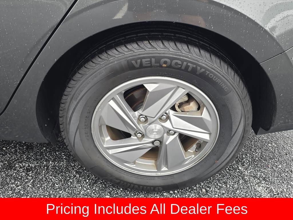 Certified 2024 Hyundai Elantra SE FWD image 15