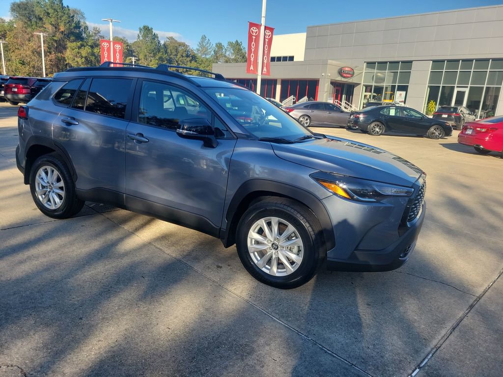 Certified 2025 Toyota Corolla Cross LE image 9