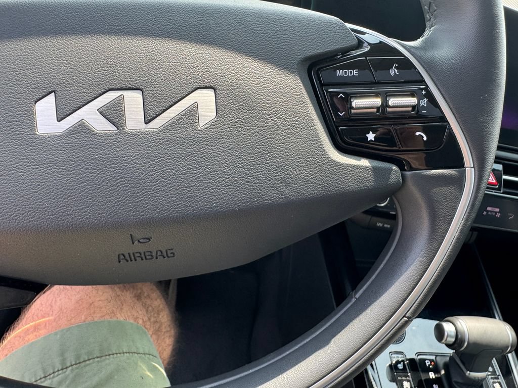 Used 2023 Kia Niro SX Touring FWD image 24