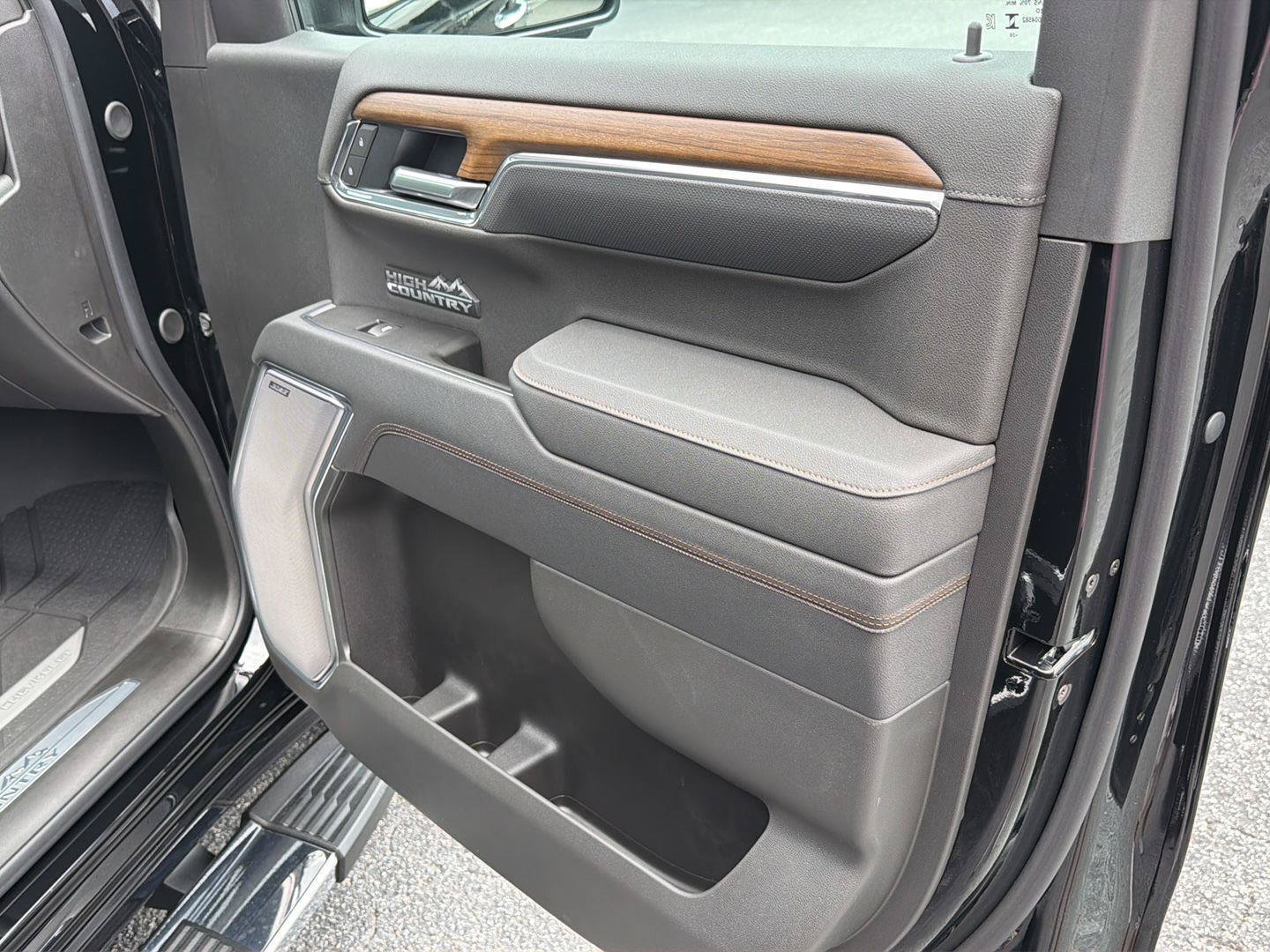 New 2026 Chevrolet Silverado 1500 High Country w/ High Country Premium Package AWD/4WD image 15