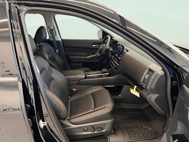 Used 2024 Nissan Pathfinder SL AWD/4WD image 15