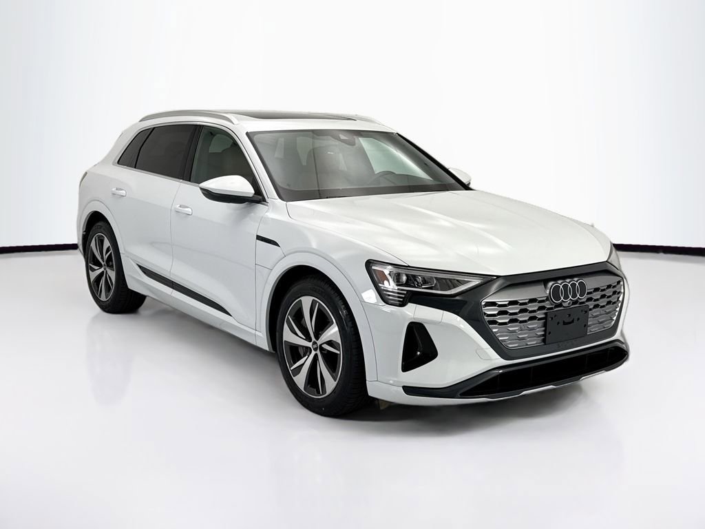 Used 2024 Audi Q8 e-tron Premium AWD/4WD image 3