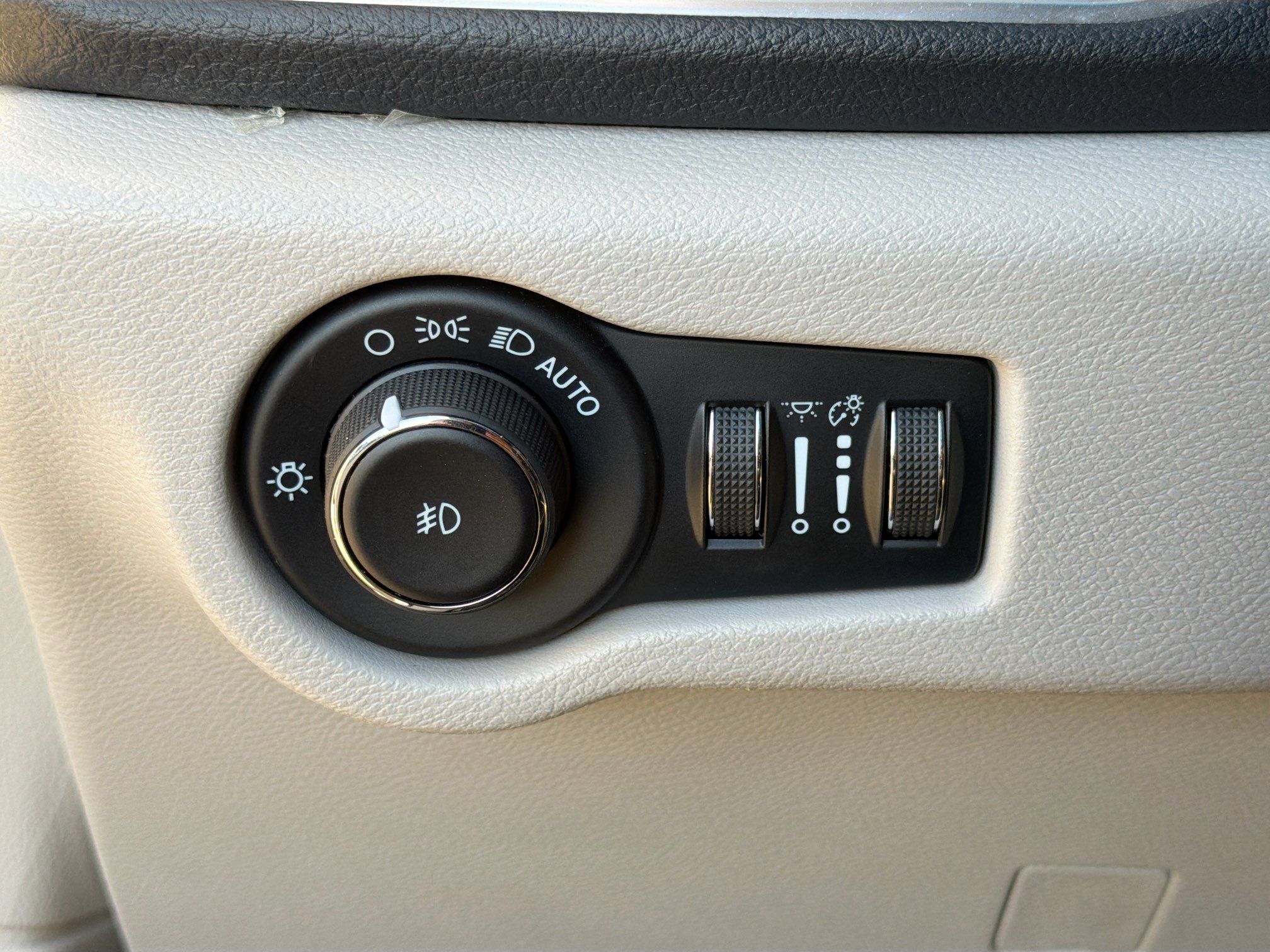 Used 2022 Chrysler Pacifica Limited image 35