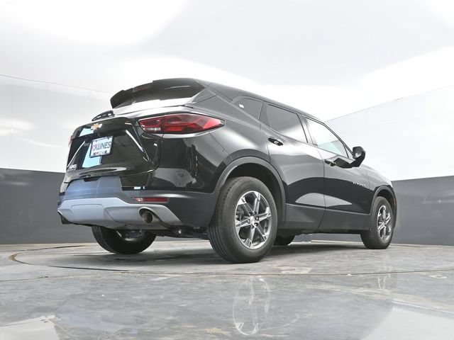 Used 2025 Chevrolet Blazer LT FWD image 46