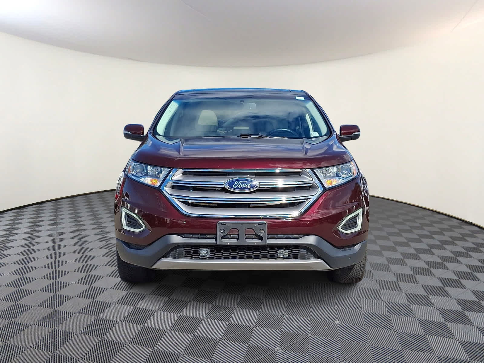 Used 2018 Ford Edge Titanium w/ Equipment Group 301A AWD/4WD image 3