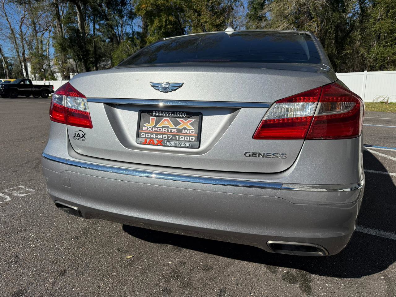 Used 2013 Hyundai Genesis 3.8 image 4