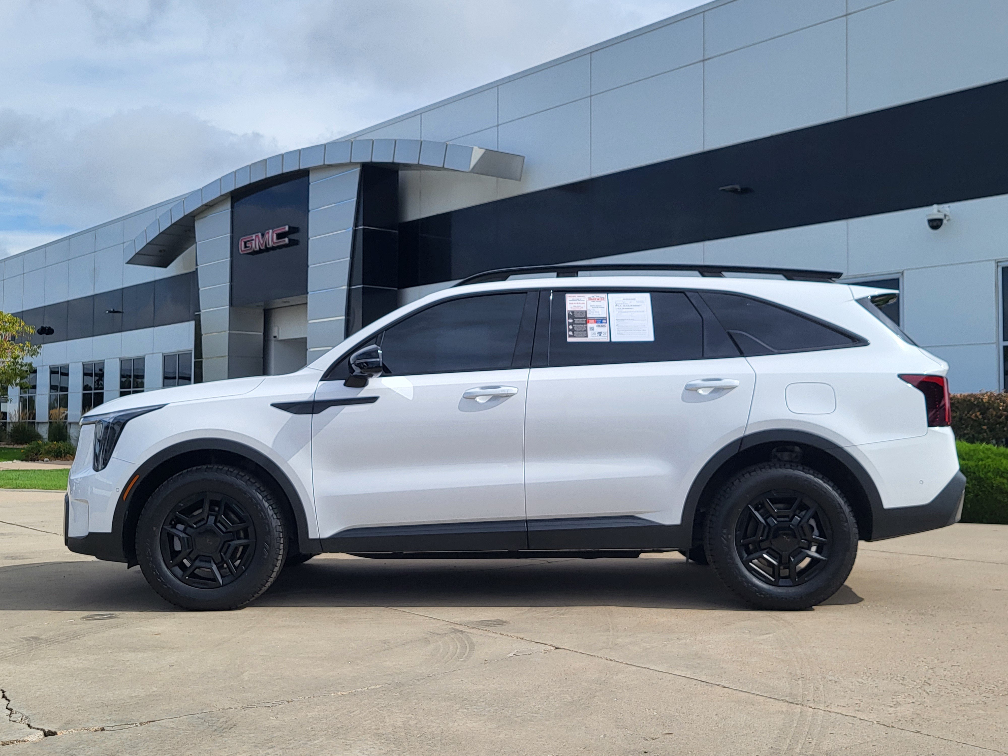 Used 2025 Kia Sorento SX Prestige w/ Olive Brown Leather Package AWD/4WD image 4