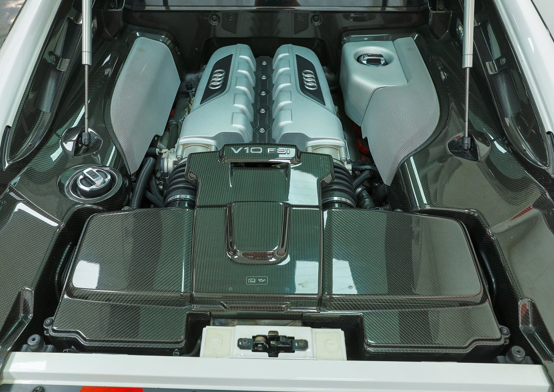 Used 2014 Audi R8 V10 AWD/4WD image 24
