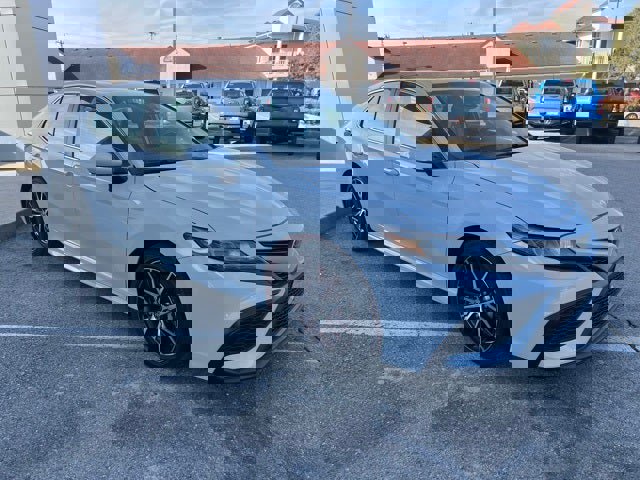 Used 2023 Toyota Camry SE image 7