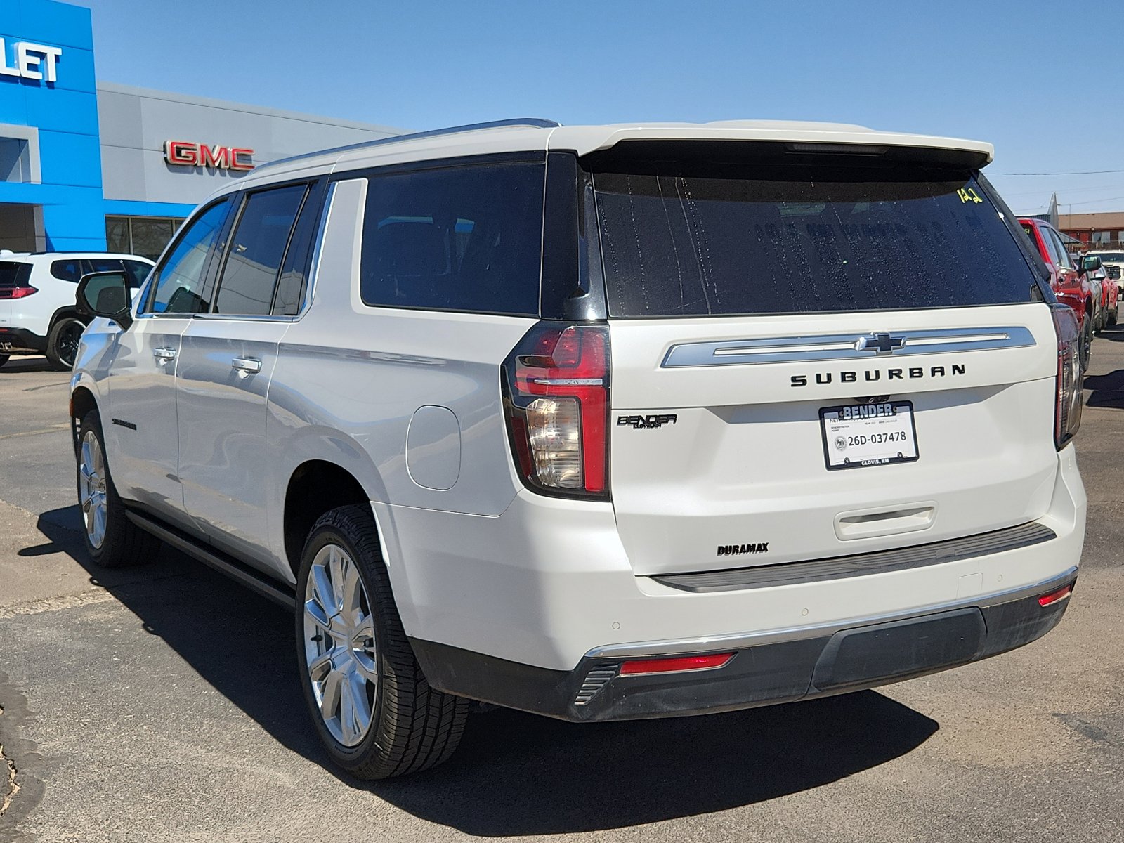 Used 2022 Chevrolet Suburban High Country image 2