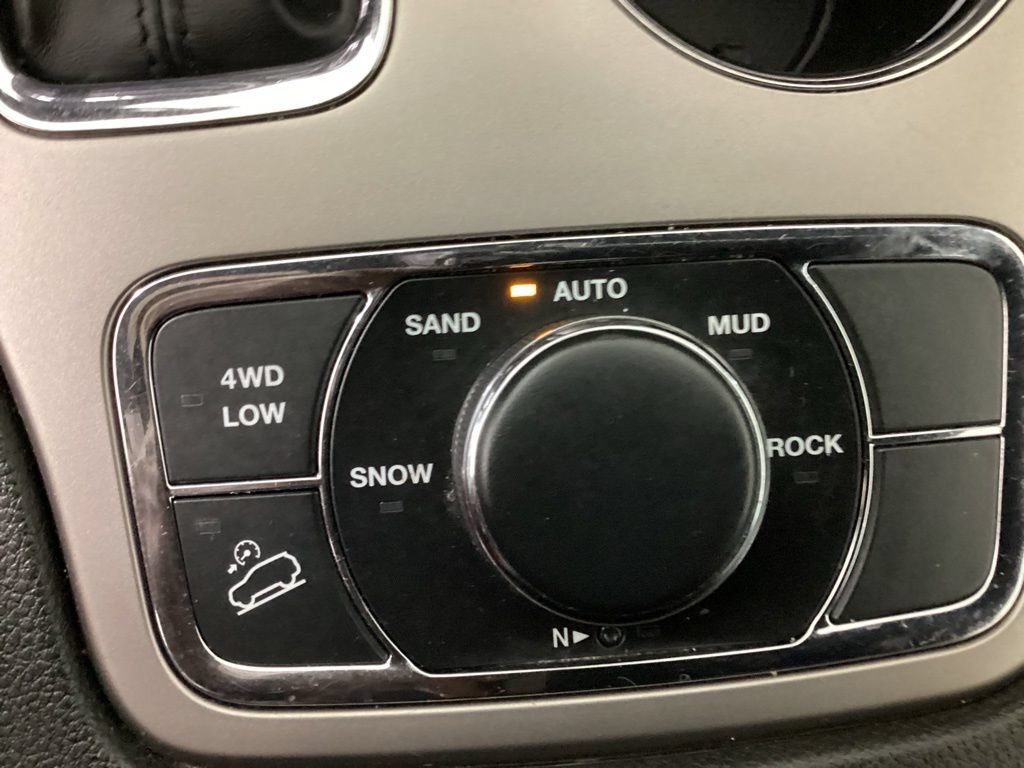 Used 2021 Jeep Grand Cherokee Limited AWD/4WD image 26