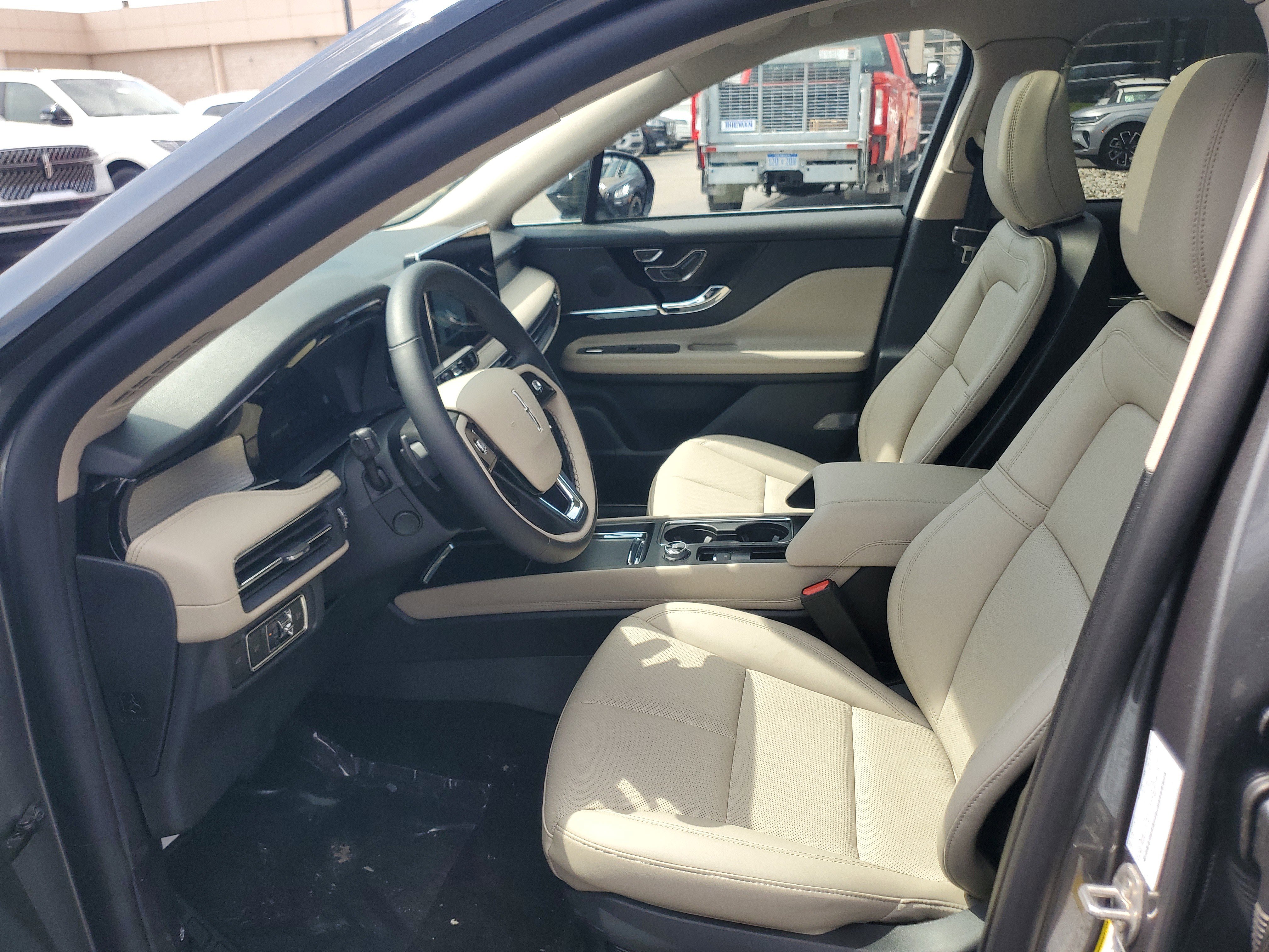 New 2026 Lincoln Corsair Premiere AWD/4WD image 12