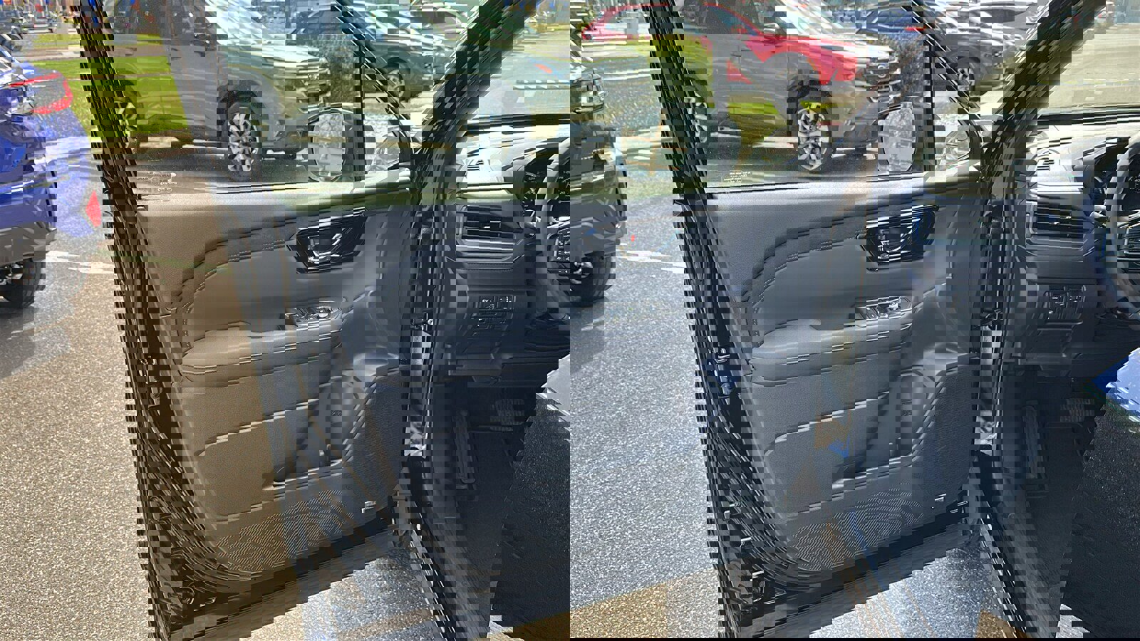 Certified 2025 Subaru Forester Limited image 8