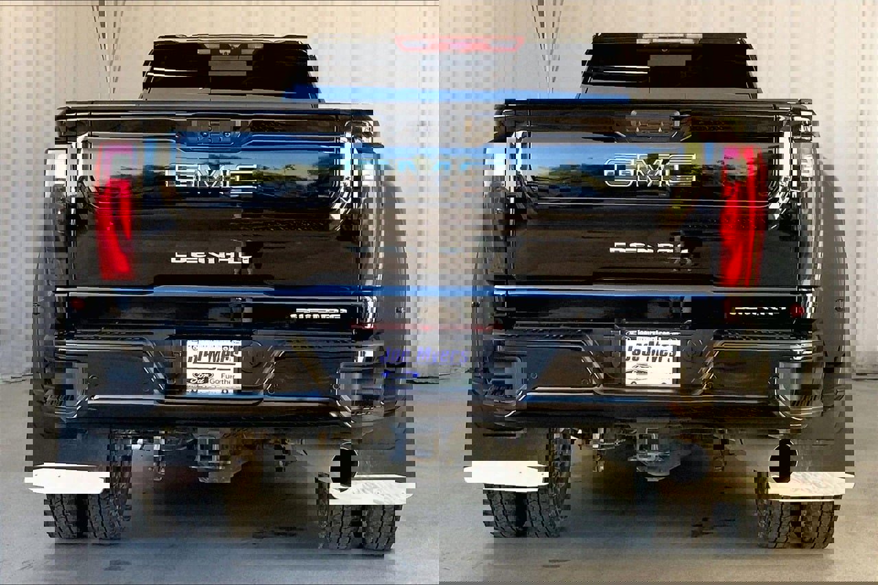 Used 2024 GMC Sierra 3500 Denali Ultimate image 3