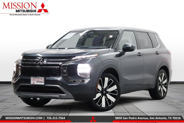 Used 2025 Mitsubishi Outlander SE FWD image 1