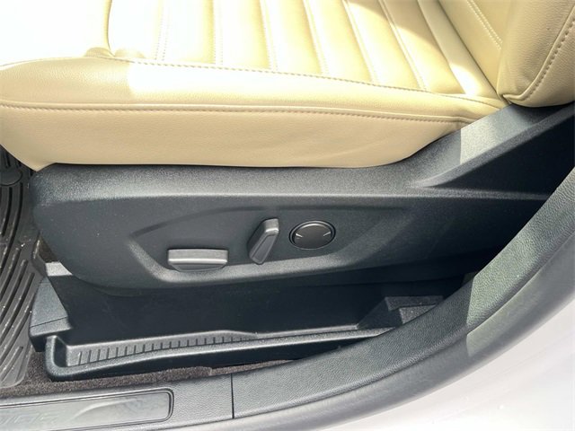 Used 2020 Ford Edge SEL image 28