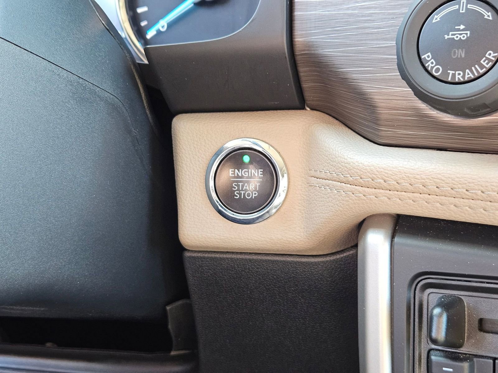 Certified 2023 Ford Expedition Limited image 15