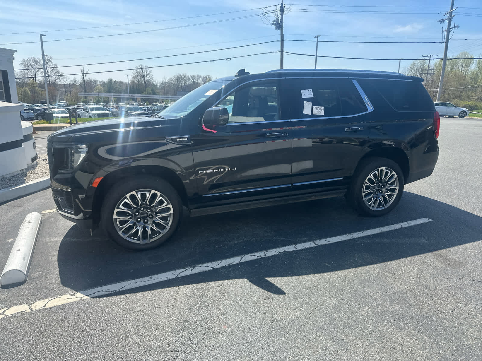 Used 2024 GMC Yukon Denali Ultimate image 2