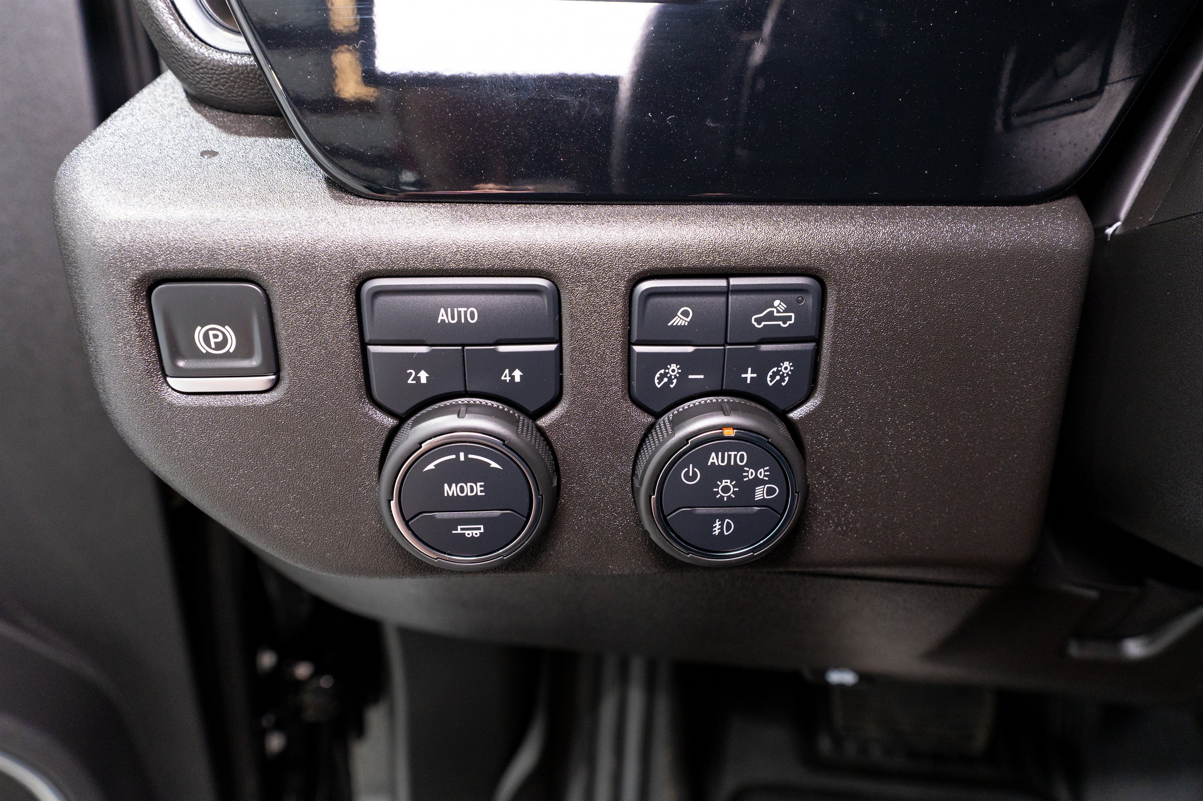 Used 2025 Chevrolet Silverado 1500 RST AWD/4WD image 28