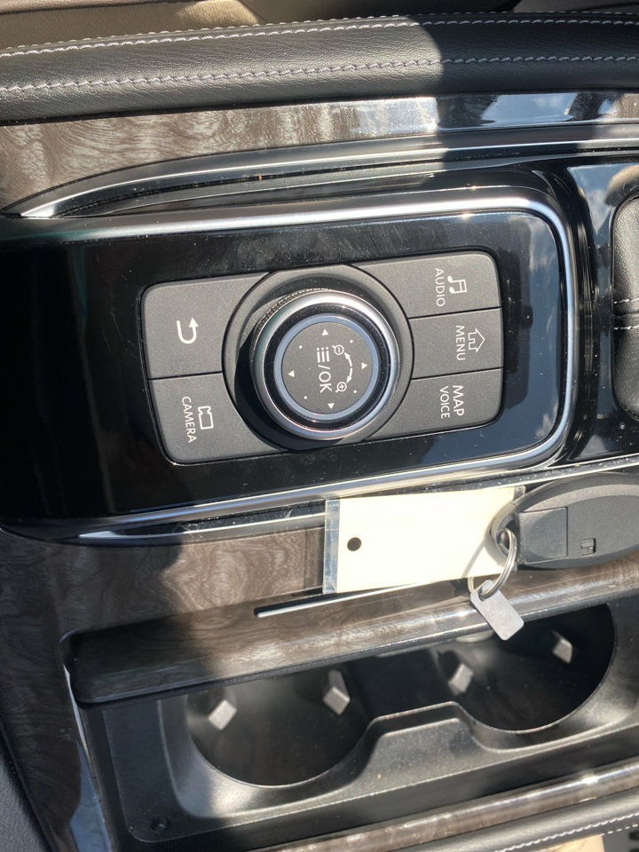 Used 2024 Nissan Armada Platinum w/ Captain's Chairs Package image 25