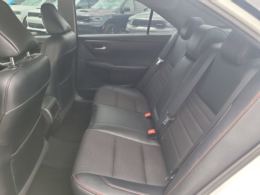 Used 2017 Toyota Camry SE FWD image 11
