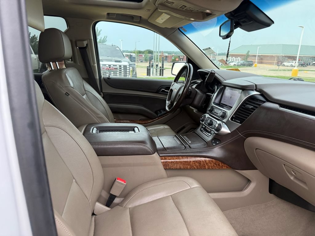 Used 2020 Chevrolet Suburban Premier AWD/4WD image 29