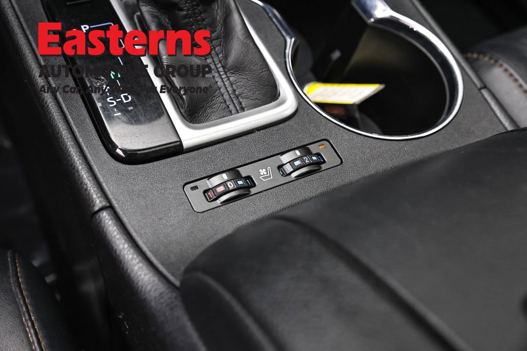 Used 2019 Toyota Highlander Limited w/ Carpet Mat Package (TMS) AWD/4WD image 21