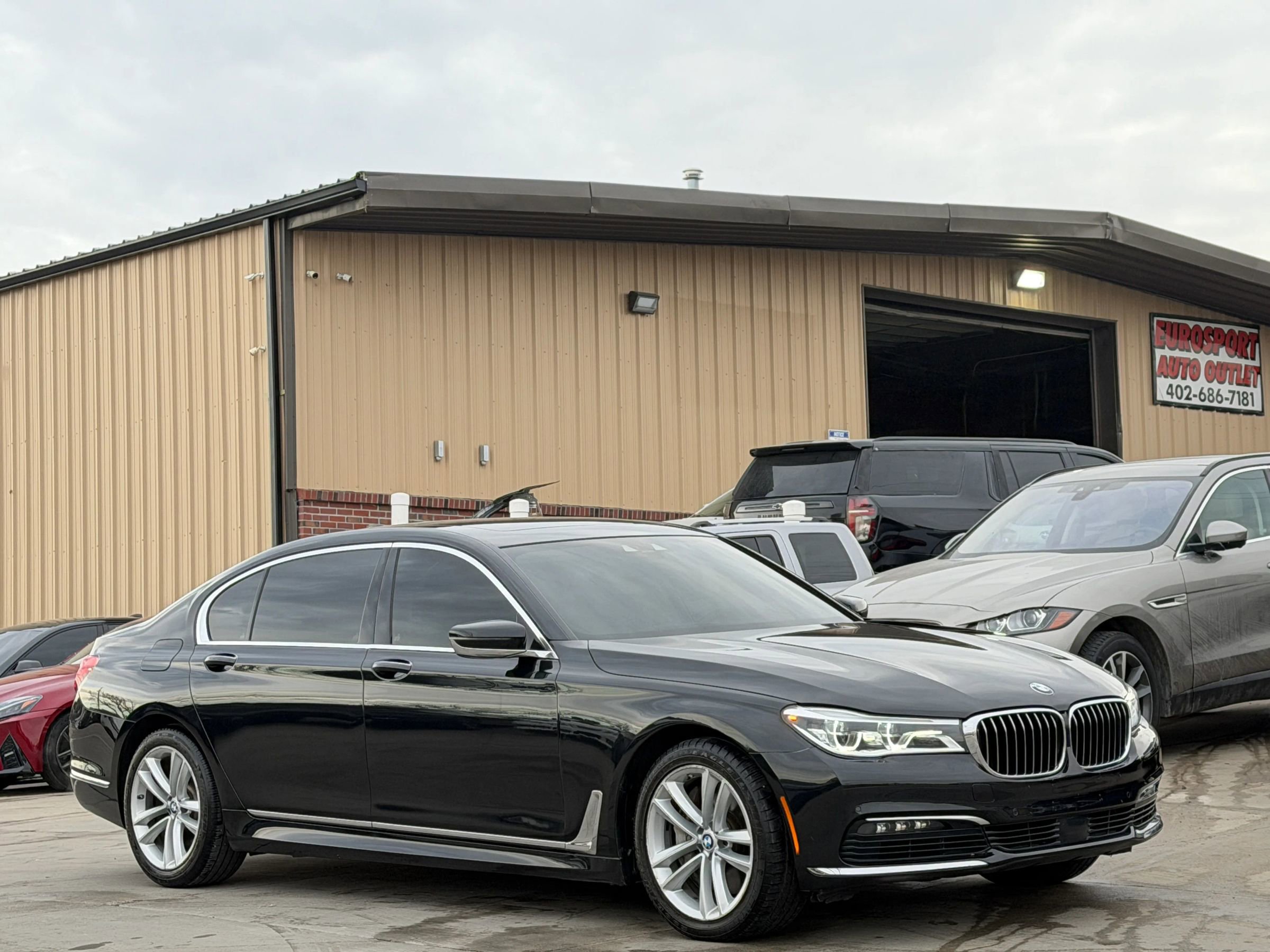 Used 2018 BMW 750i xDrive image 9