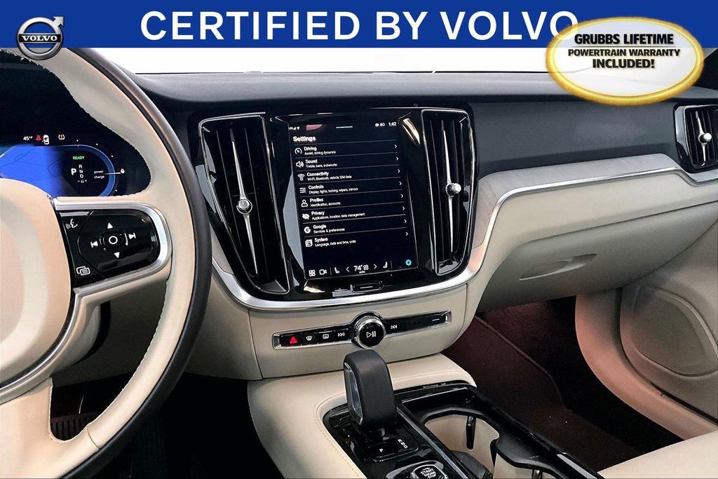 Used 2025 Volvo S60 T8 Plus image 9