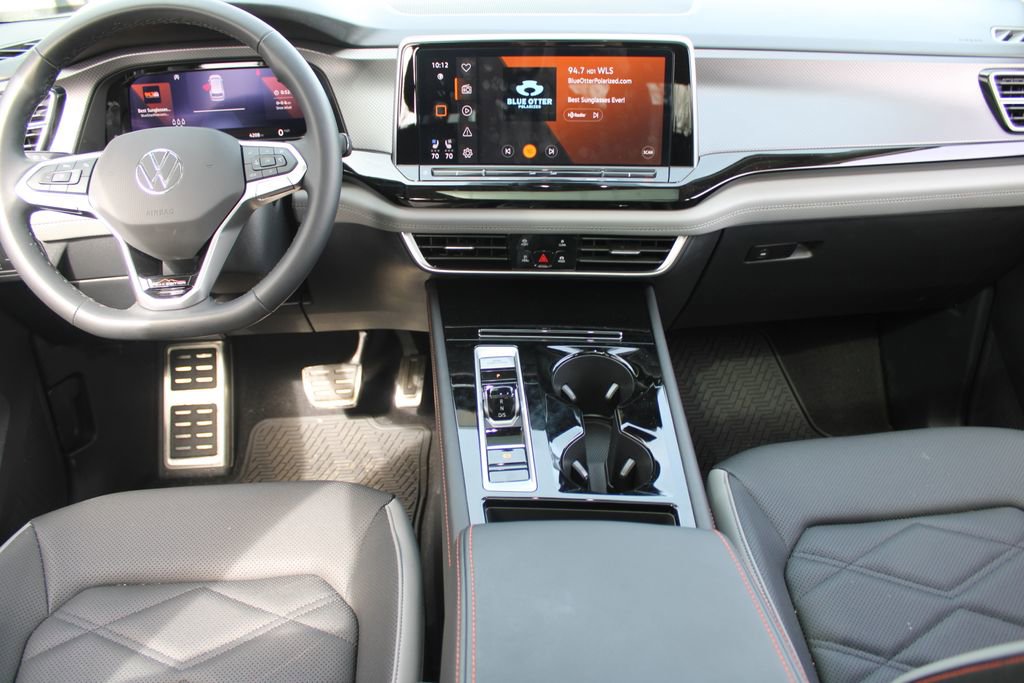 Certified 2025 Volkswagen Atlas Peak Edition SE image 20