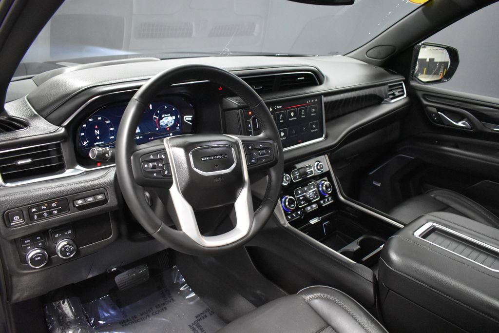 Used 2023 GMC Yukon Denali w/ LPO, Floor Liner Package image 4