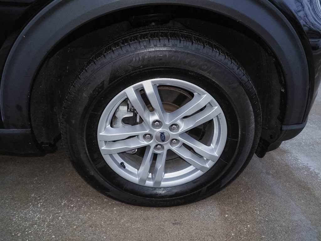 Used 2023 Ford Explorer XLT image 38