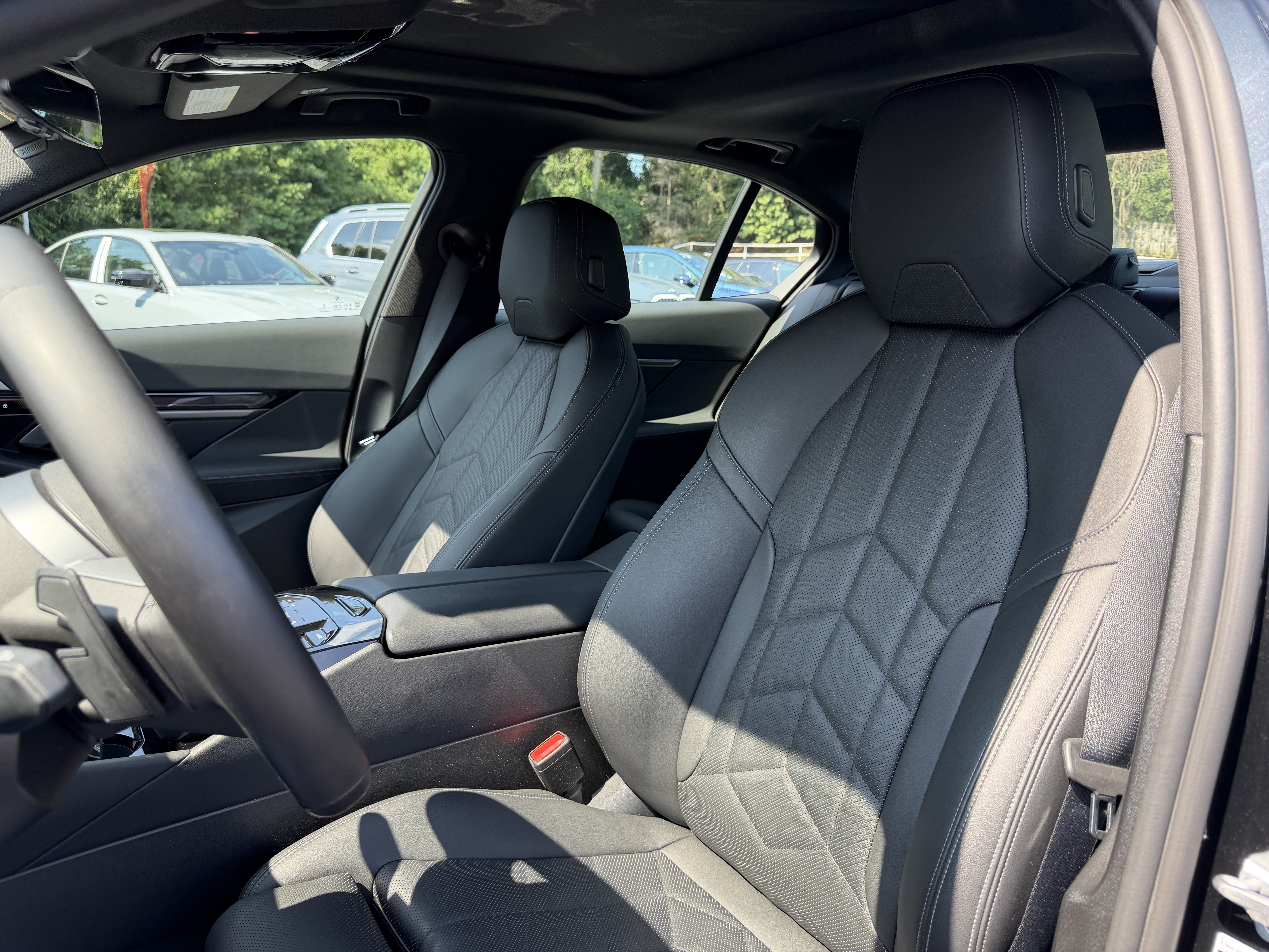 Certified 2025 BMW i5 xDrive40 w/ M Sport Package AWD/4WD image 10