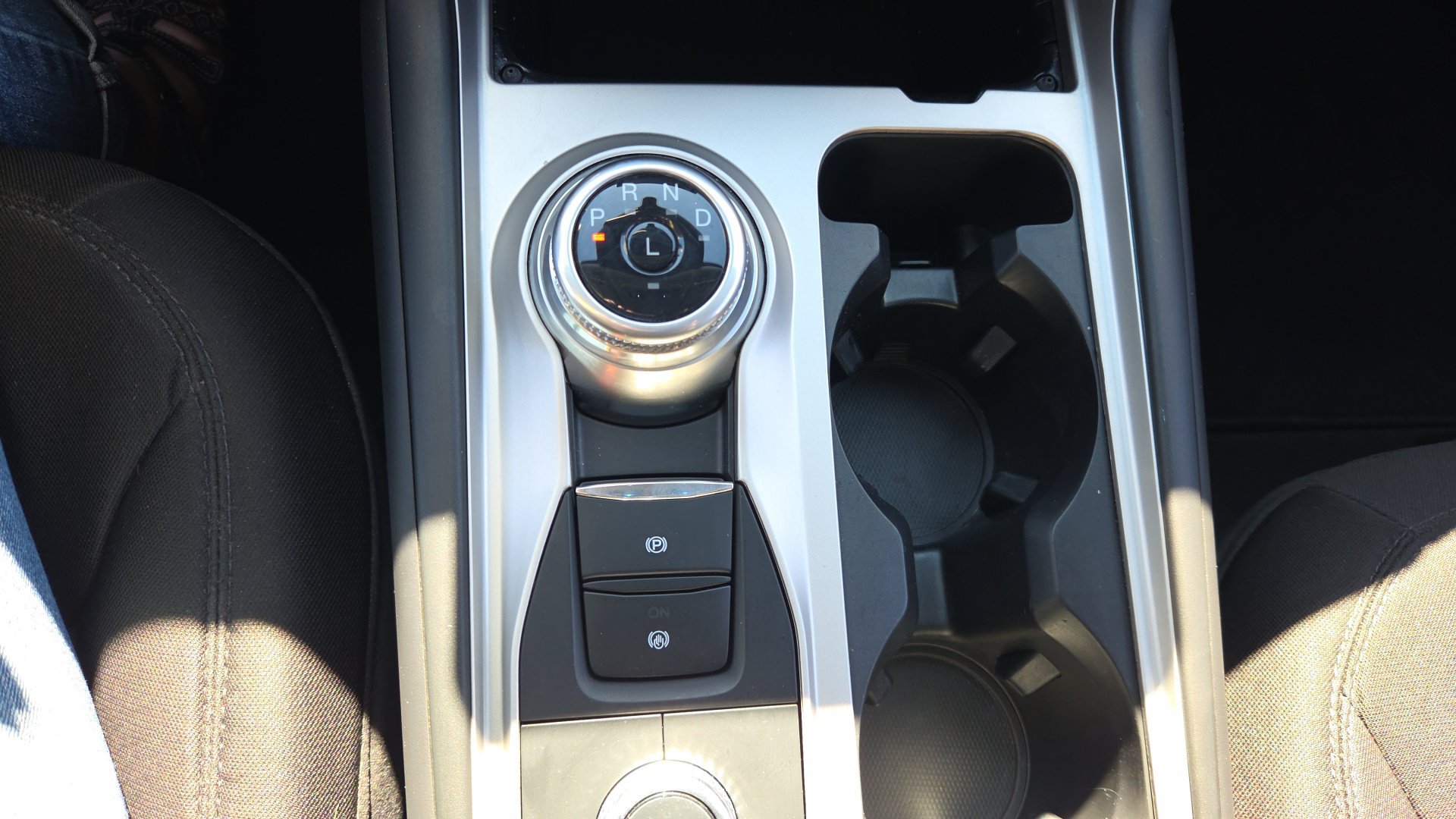 Used 2025 Ford Explorer ST AWD/4WD image 22