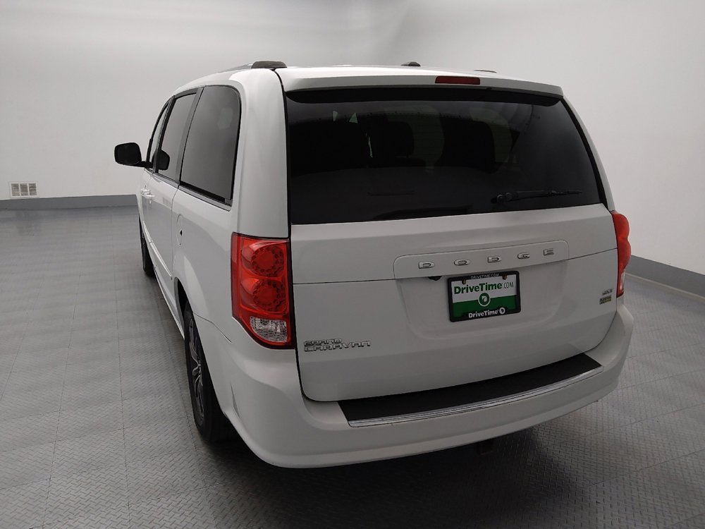 Used 2017 Dodge Grand Caravan SXT FWD image 6