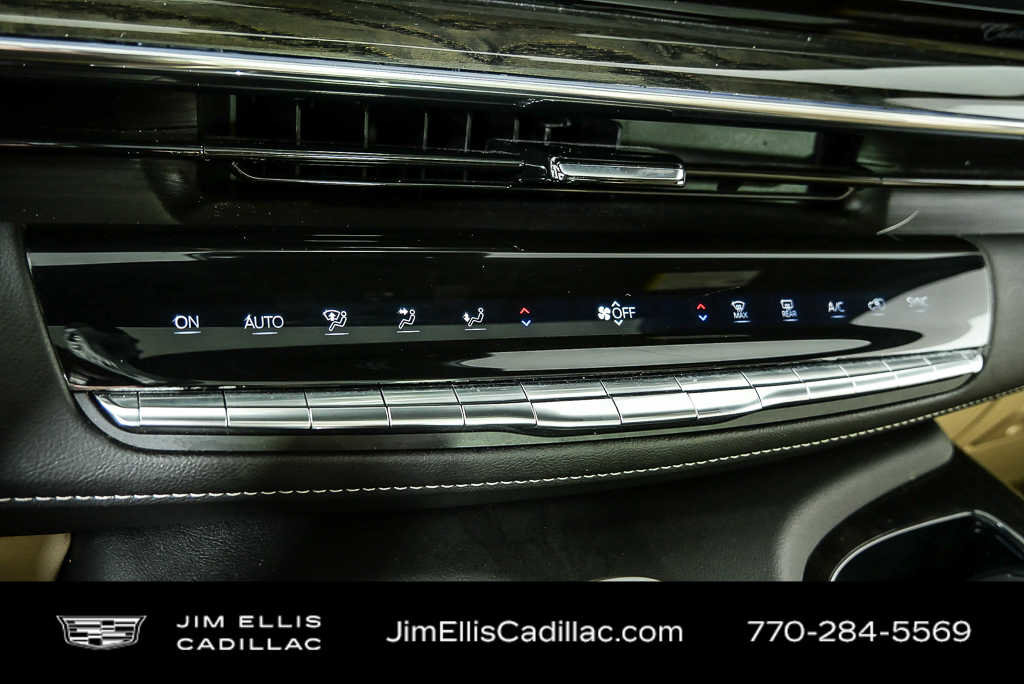 Used 2024 Cadillac Escalade Premium Luxury image 17