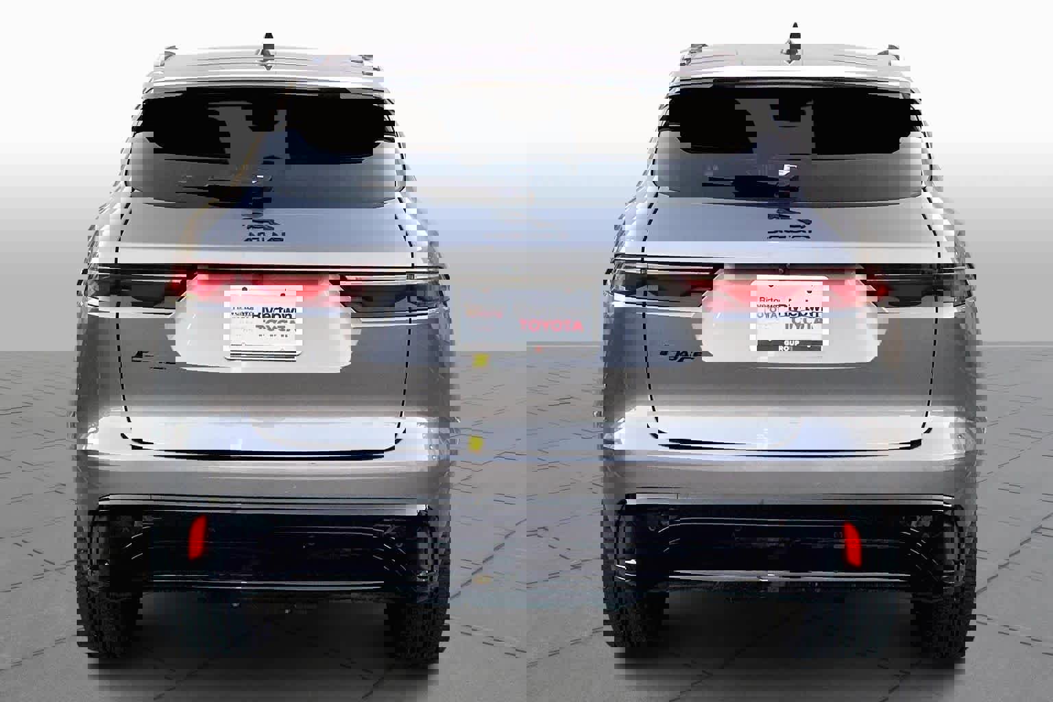 Used 2021 Jaguar F-PACE S image 5