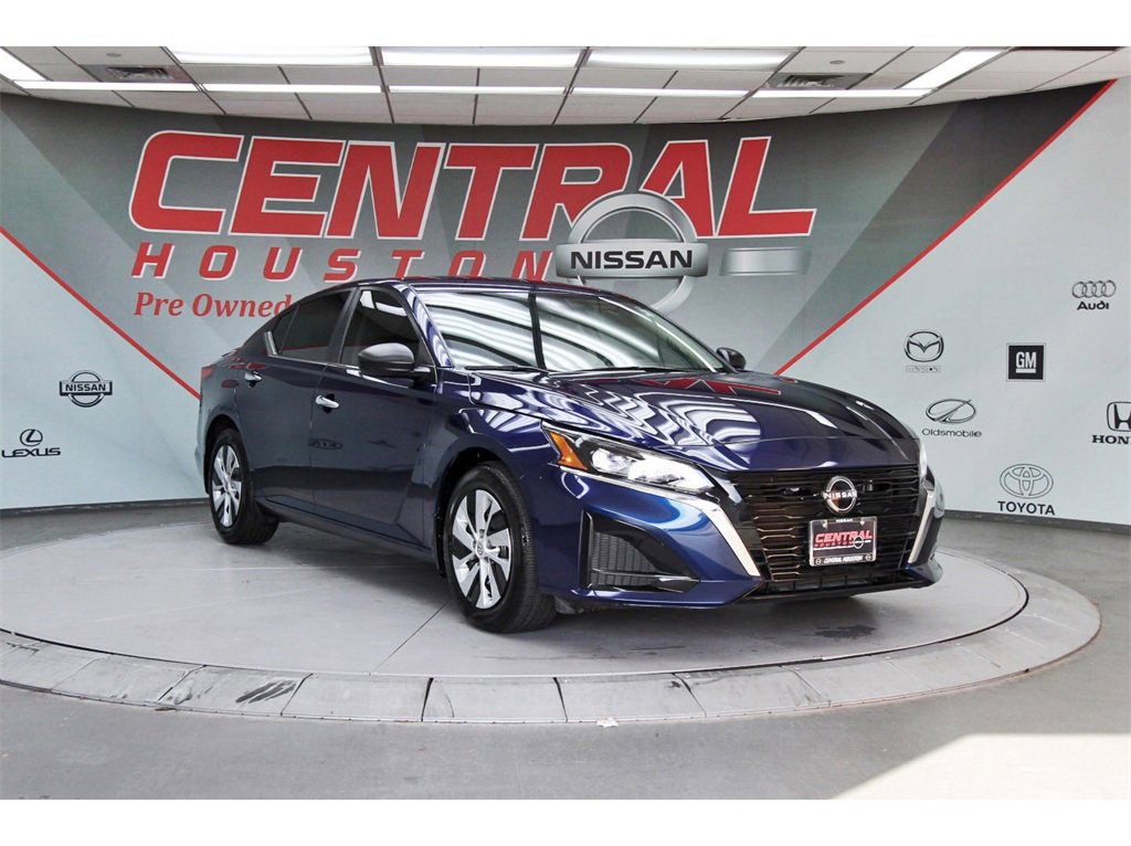 Certified 2024 Nissan Altima 2.5 S image 1