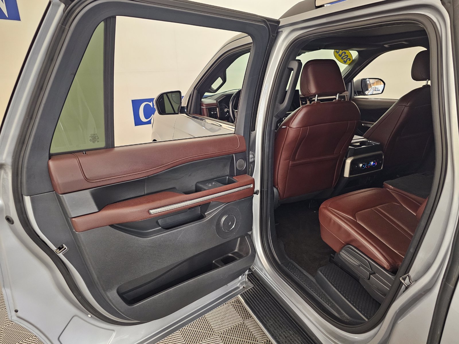 Used 2022 Ford Expedition Max Limited AWD/4WD image 32