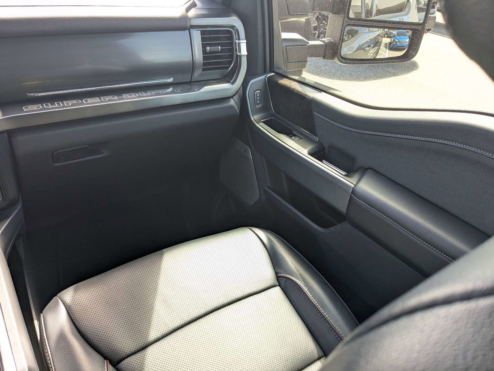 Used 2024 Ford F250 Lariat w/ Lariat Ultimate Package image 17