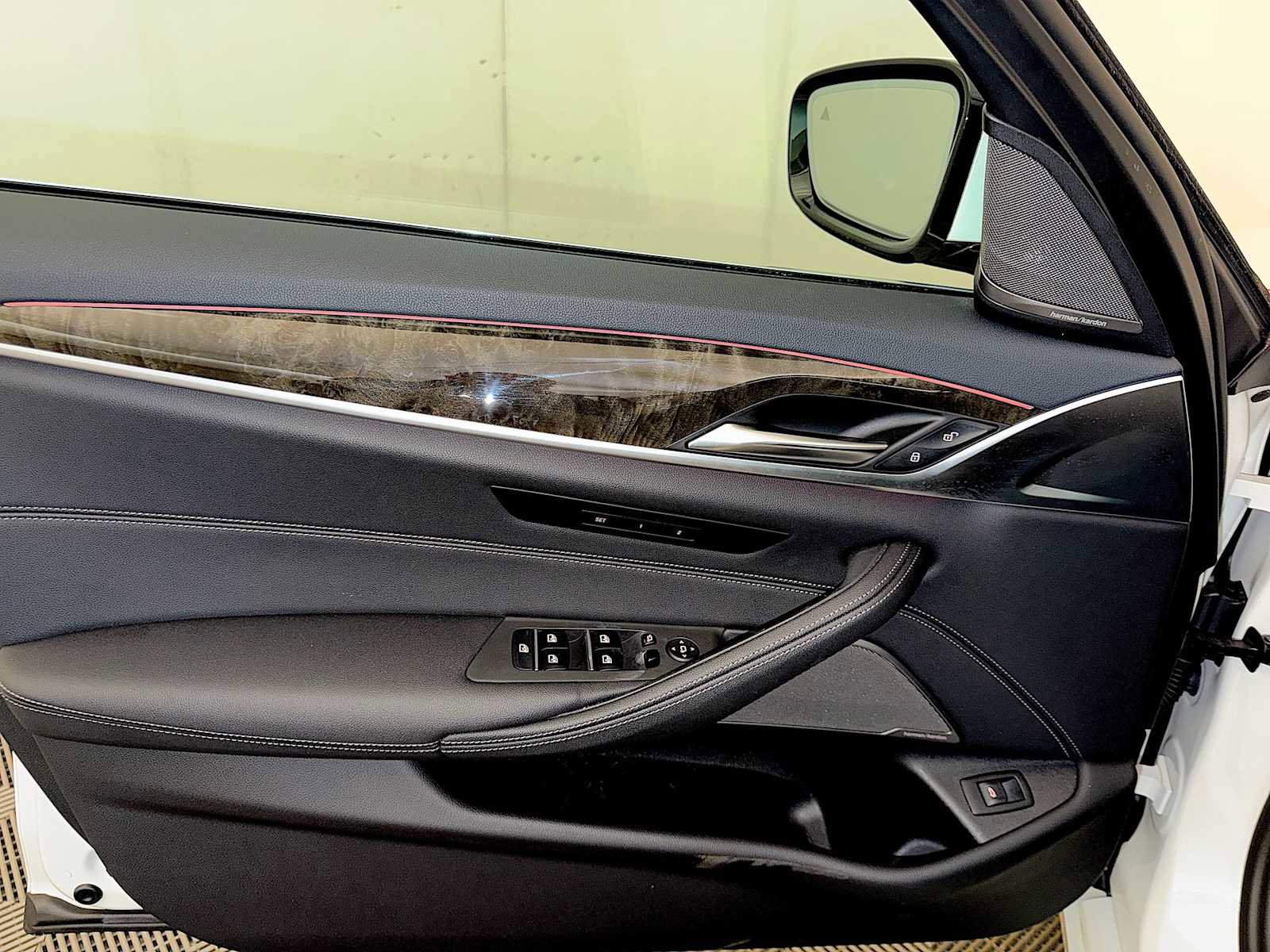 Certified 2023 BMW 530i xDrive w/ Premium Package image 11