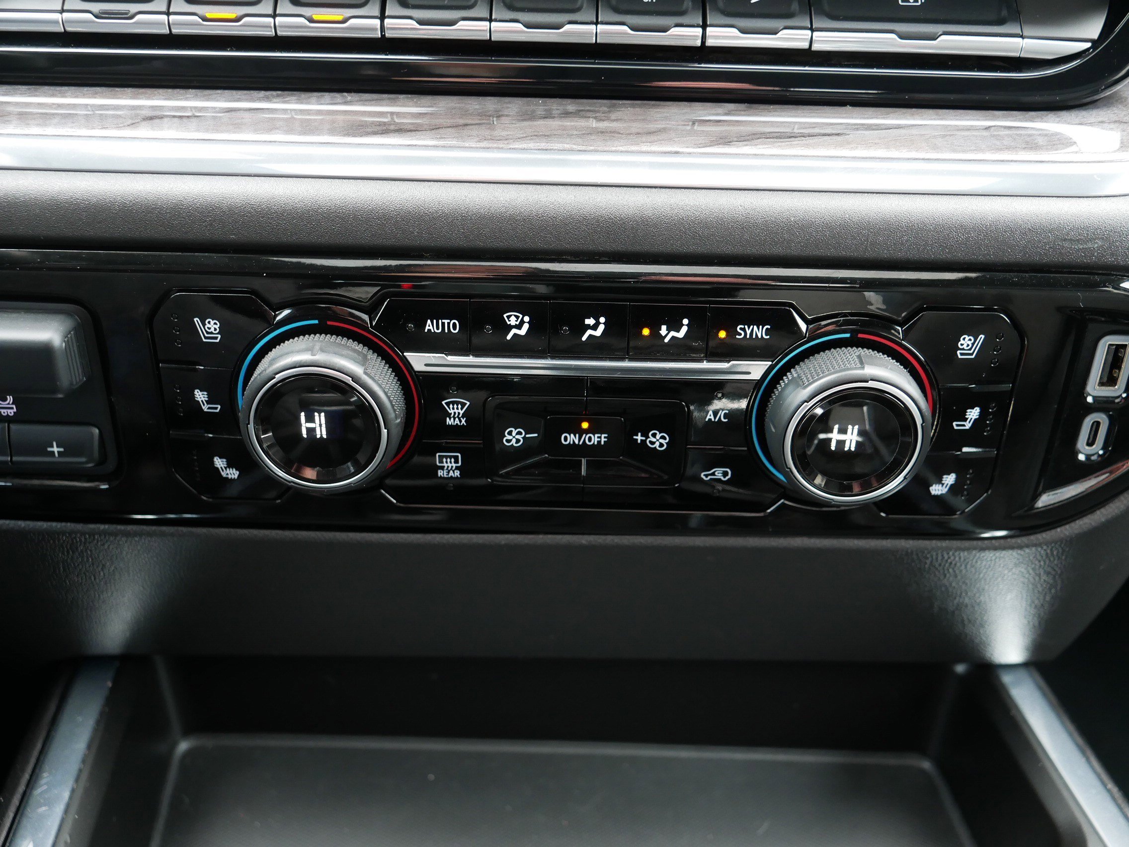 Used 2023 Chevrolet Silverado 1500 LTZ w/ LTZ Premium Package image 23