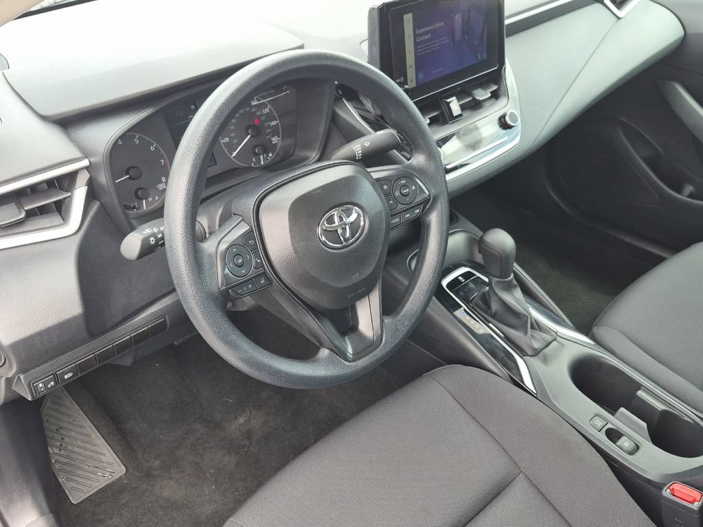 Used 2025 Toyota Corolla LE FWD image 10