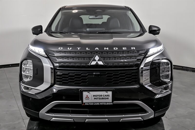 Used 2022 Mitsubishi Outlander SE AWD/4WD image 4
