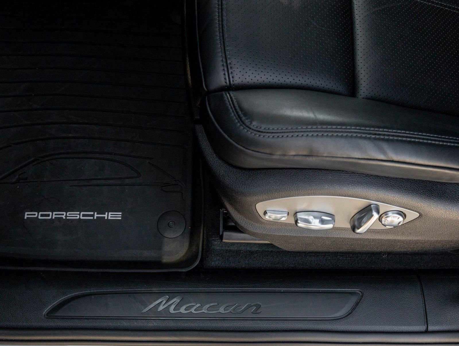 Certified 2026 Porsche Macan image 21