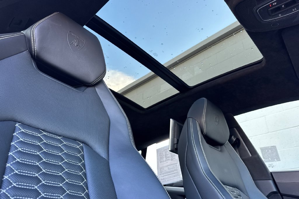 Used 2019 Lamborghini Urus AWD/4WD image 22