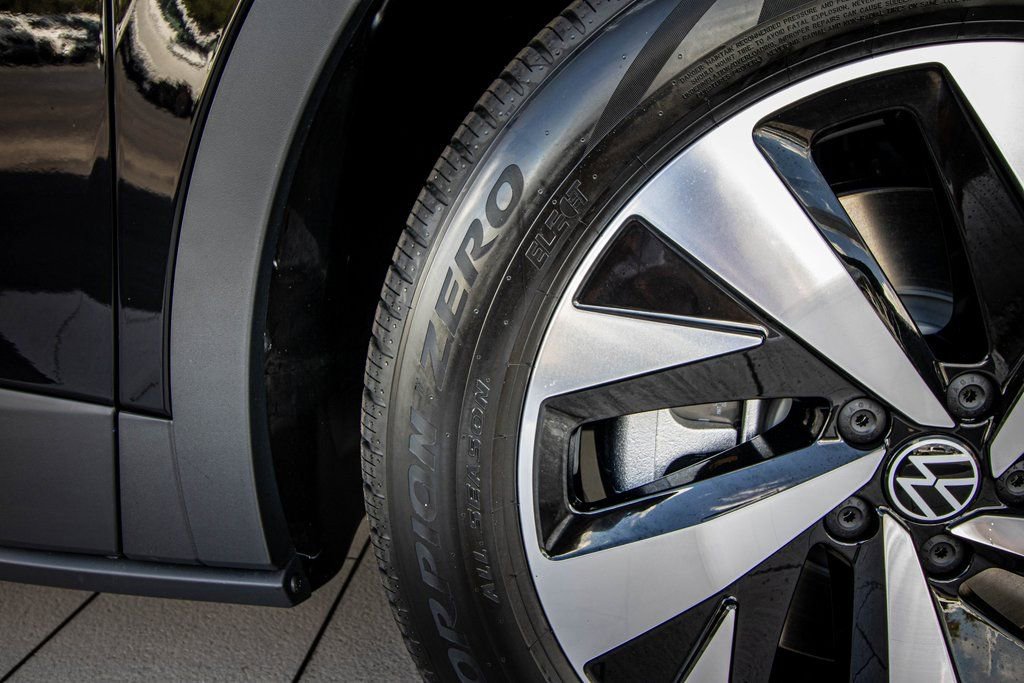 New 2025 Volkswagen ID.4 Pro RWD image 21