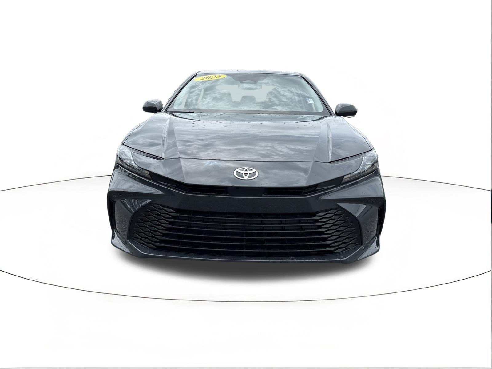 Used 2025 Toyota Camry LE FWD image 8